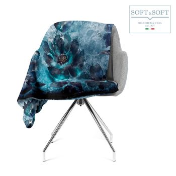plaid in morbido pile leggermente vellutato disegno a quadretti disponibile in 4 colori: grigio azzurro rosso tortora, il plaid è confezionato con un nastro di raso grigio